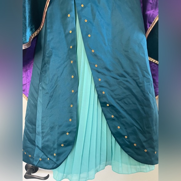 Girl’s Disney Store Frozen 2 Deluxe Queen Anna Gown With Velvet Cape Size 7/8 - Picture 4 of 11
